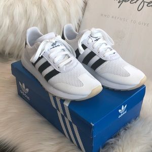 NWT- Adidas Flashback in size 8